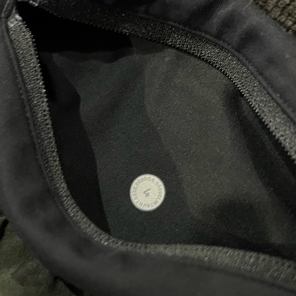 lululemon speed up shorts - Picture 4 of 5